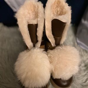 COPY - UGG Isley patent waterproof boot VERY RARE